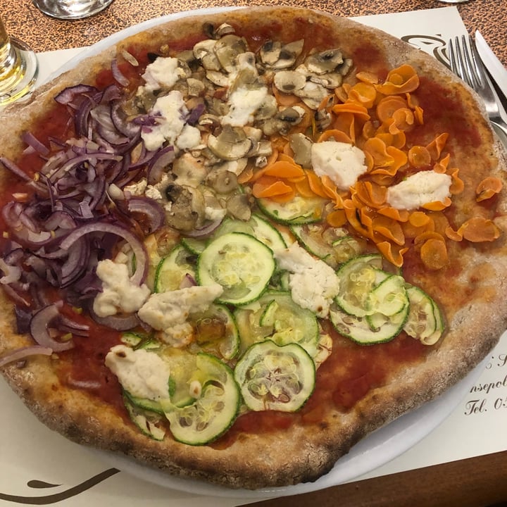 photo of Pizzeria Bar Da Toto' 4 Stagioni Vegana shared by @virginiapaladino on  03 May 2022 - review