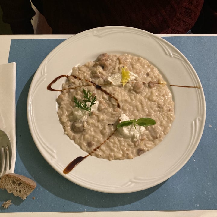 review photo of Ristorante La Casina di Alice Risotto alle castagne, mele e pinoli mantecato al burro di mandorle e olio al rosmarino shared by @grace7 on 08 Jan 2022 - review