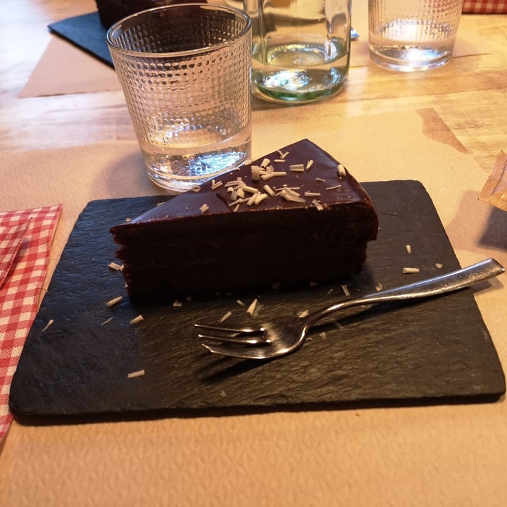 photo of VegAmore sacher shared by @aleveganfoodlover on  14 Jan 2023 - review