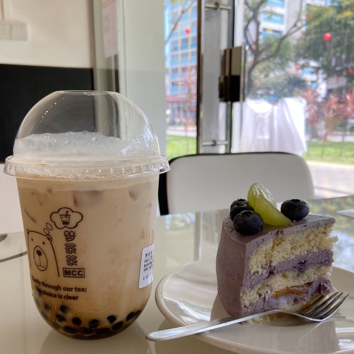 photo of Mong Cha Cha Cafe 梦茶茶 Blueberry Creme Cake shared by @serenqipity on  15 Feb 2022 - review
