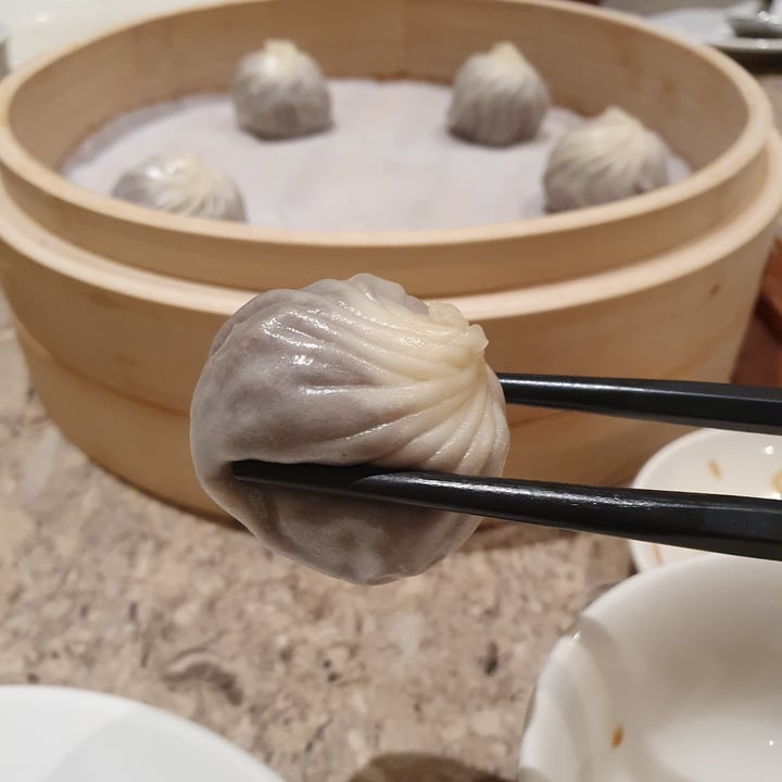 photo of Din Tai Fung Steamed Finely Mashed Red Bean Xiao Long Bao shared by @alleyy on  30 Dec 2020 - review