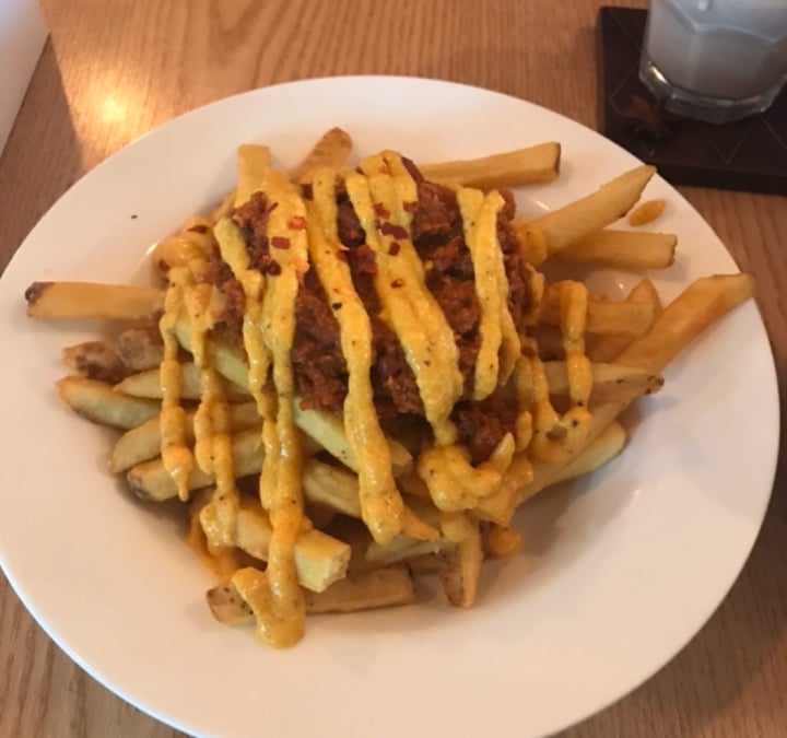 photo of Plant Café & Kitchen Chilli cheese fries shared by @vanessaainsley on  16 Apr 2020 - review