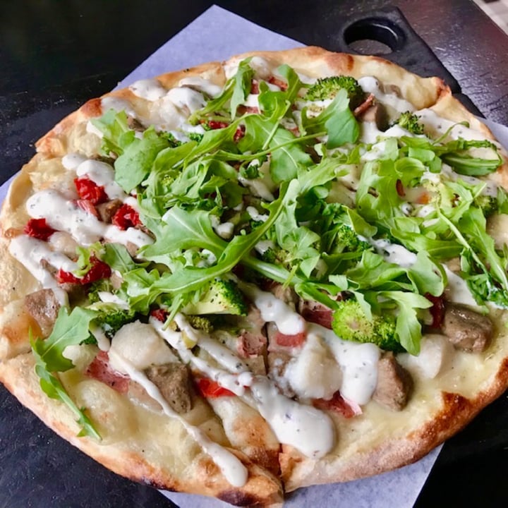 photo of Virtuous Pie Pesto CBR Pizza shared by @pdxveg on  15 Sep 2020 - review