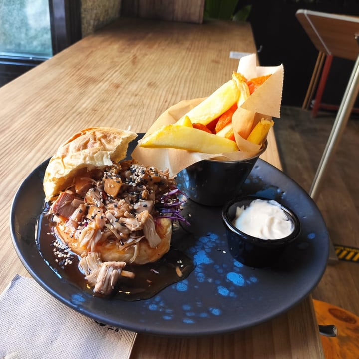 photo of Frutas Prohibidas Sweet Chilli Pulled Pork shared by @mswinter on  26 Jul 2020 - review