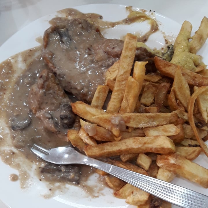 review photo of Loving Hut Microcentro Lomito de Seitán con crema de portobellos shared by @gmsblack on 01 Dec 2020 - review