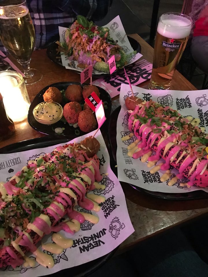 review photo of Vegan Junk Food Bar Pinky Bratwurst XXXL shared by @bloemloete on 23 Nov 2019 - review