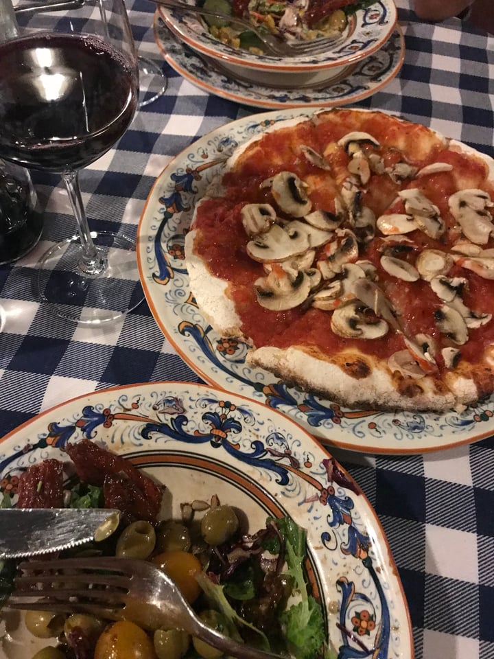 photo of Pete's Place Gluten-Free Pizza shared by @letusbeheroes on  06 May 2018 - review