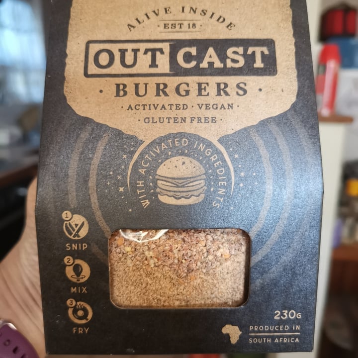 photo of Outcast Foods Activated Burger Mix shared by @dahlenehanslo1709 on  12 Dec 2020 - review