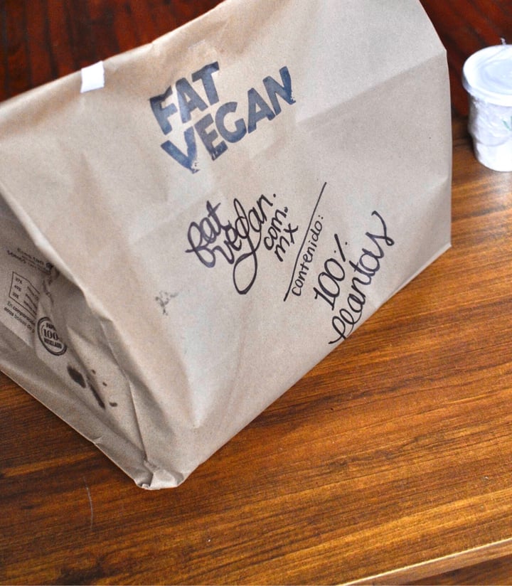 photo of Fat Vegan Combo Hamburguesa Pancho Vegan shared by @luliacs on  31 Aug 2020 - review