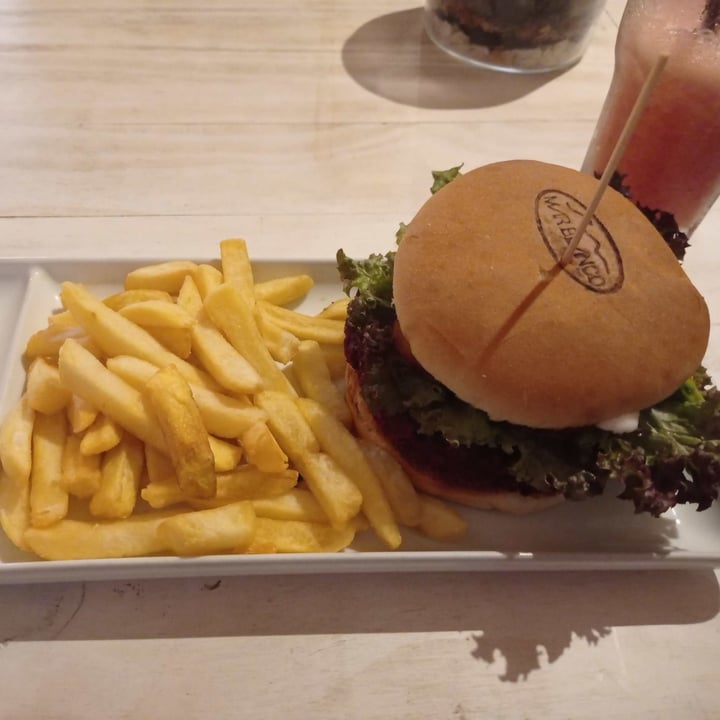 photo of Hotel Mar Blanco Hamburguesa Veggie shared by @piafrancisca on  25 Nov 2021 - review