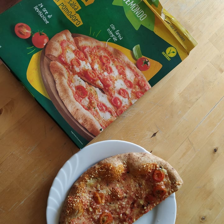 photo of Vemondo Pizza con Salsa di Pomodoro shared by @kaanubuai on  27 Nov 2021 - review