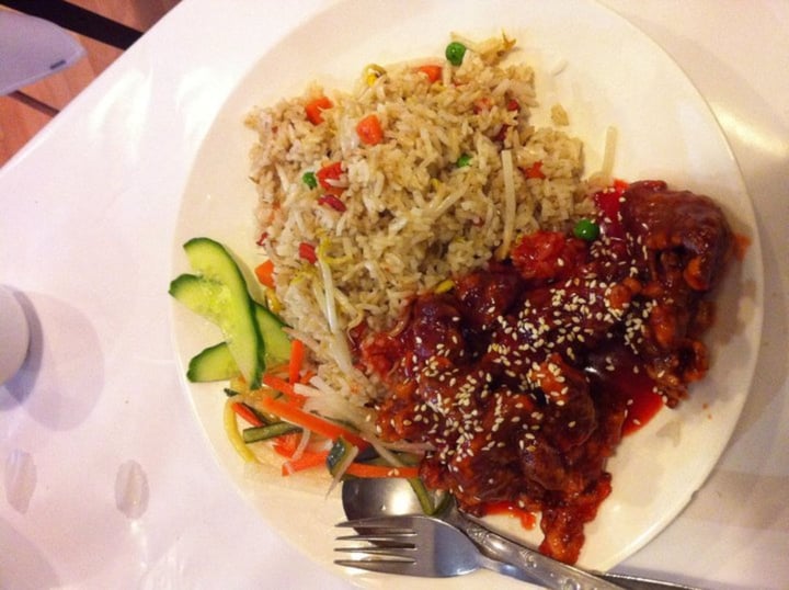 photo of VegieHut Vegetarian Restaurant Mock Ribs shared by @jamieyew on  24 Aug 2019 - review