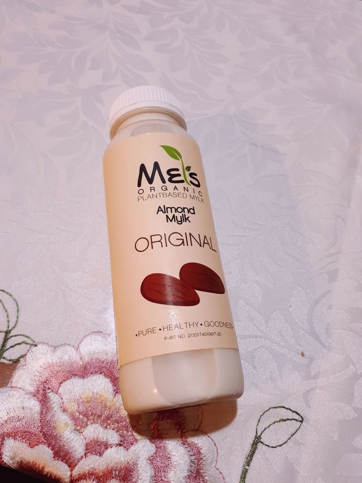 photo of Mel's Organic Almond Mylk Original shared by @kyndlyvegan on  23 Dec 2019 - review