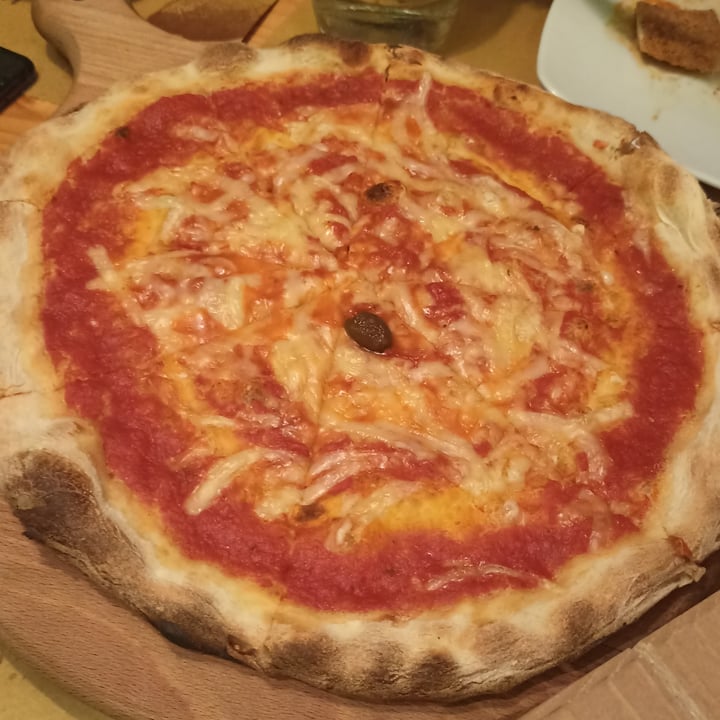 photo of Chiccoteca Pesaro Pizza margherita veg shared by @andreasic on  28 Nov 2021 - review