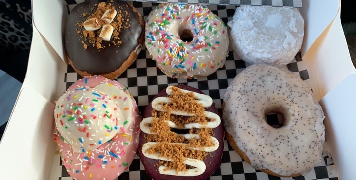 photo of Mmm Donuts • Café & Bakery Assorted donuts shared by @alwayseatingvegan on  04 Mar 2020 - review