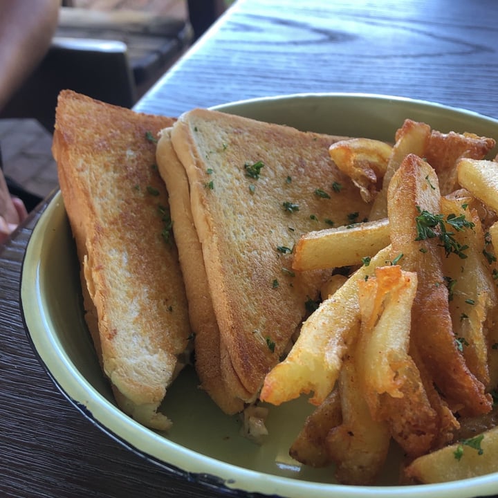 photo of Asher's Corner Cafe @ Ashers Farm Sanctuary Chick'n Mayo Sandwich shared by @paulavdk on  12 Feb 2022 - review