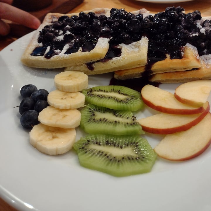 review photo of Blondies Bakery Cafe Waffles Veganos shared by @julietab on 14 Jan 2022 - review