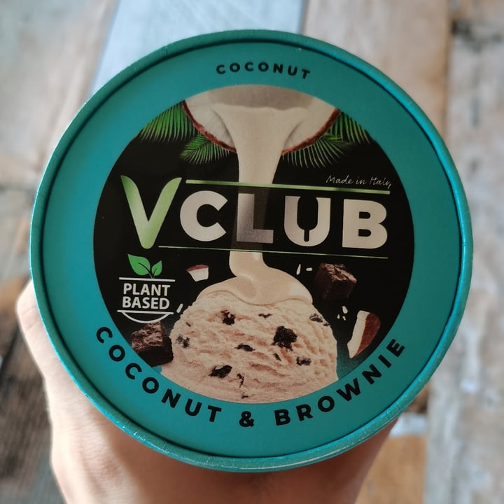 photo of VClub Coconut & Brownie shared by @giuuuls on  24 Jun 2022 - review
