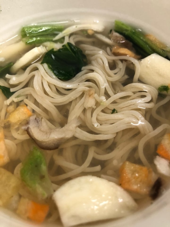 photo of Lotus Foods (Rice Is Life) Garlicky Veggie: Rice Ramen Noodle Soup (instant) shared by @emmaleigh on  05 Apr 2020 - review