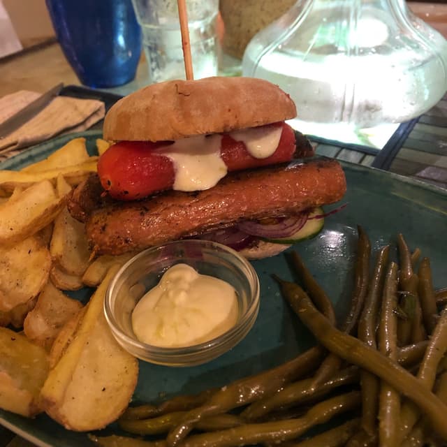 Photo of the dish “Panino con Salsiccia Beyond Meat, verdure e patate”