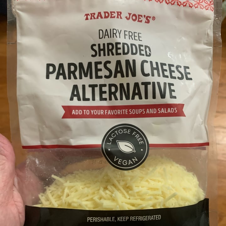 photo of Trader Joe's Dairy-free shredded parmesan cheese alternative shared by @onehungryvegan on  07 Oct 2021 - review