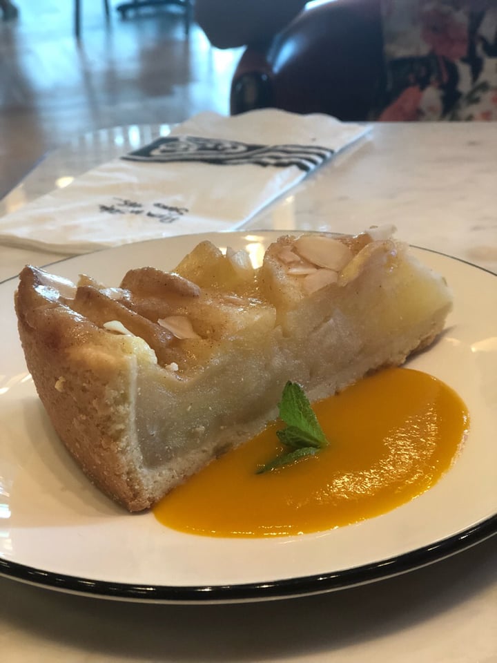 photo of PizzaExpress Vegan Apple Tart shared by @alyrauff on  06 Mar 2019 - review