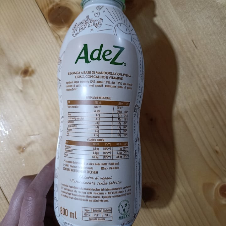 photo of AdeZ Bevanda Vegetale mandorla Con Avena E Riso shared by @vegrac on  22 Mar 2022 - review