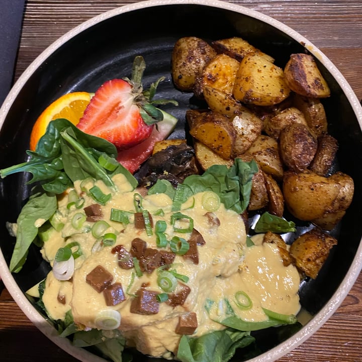 review photo of Don Vegan Restaurant - 100% Vegan et Vegetarian - Wine Bar Cocktails Bénédictine Avocado shared by @dionysustainability on 25 Apr 2022 - review