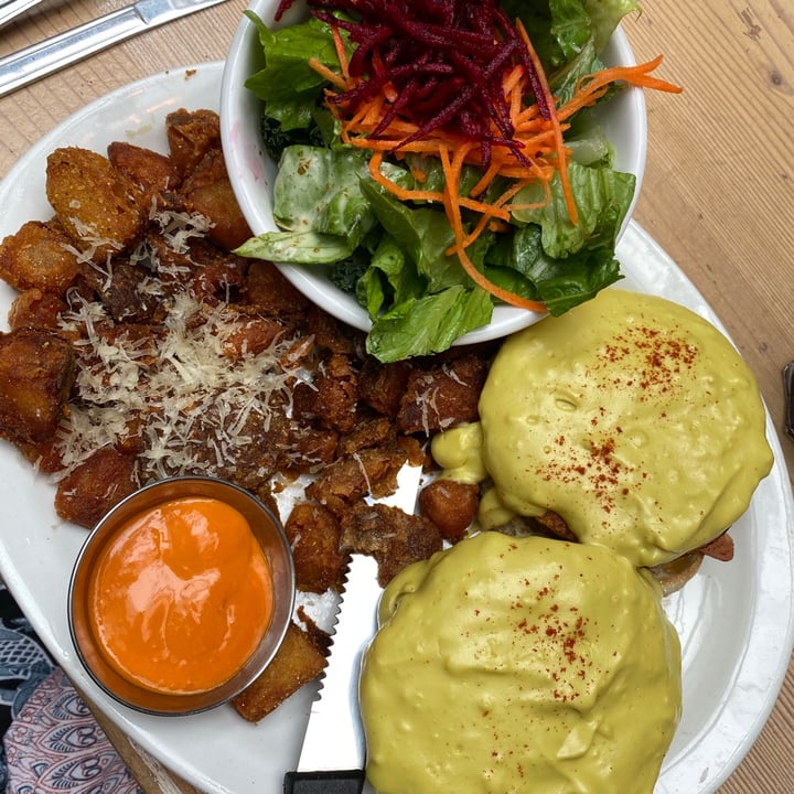 photo of MeeT in Gastown Jalapeño Bacun Benny shared by @lindahalliburn on  28 Feb 2021 - review