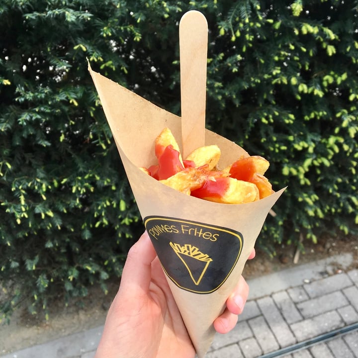 photo of Pommes Frites Hot chips - with ketchup shared by @taz on  03 May 2022 - review