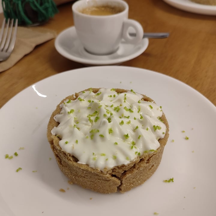 photo of Jaya Culinária Natural Torta De Limão Com Chantilly shared by @riogovegan on  20 Aug 2022 - review