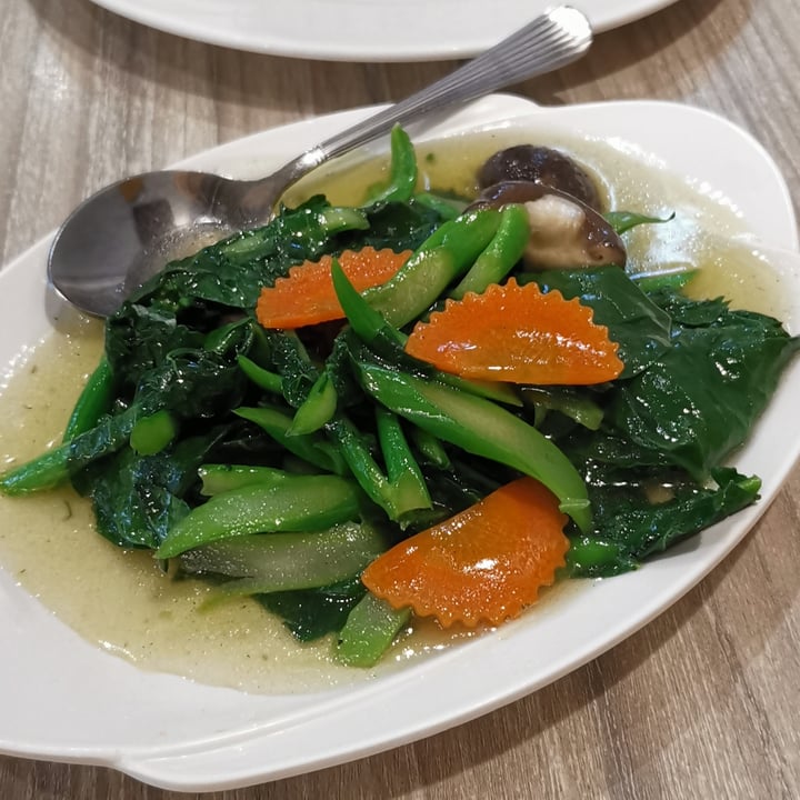 review photo of Bali Thai Stir Fried Kailan shared by @ryzahandprints on 02 May 2022 - review