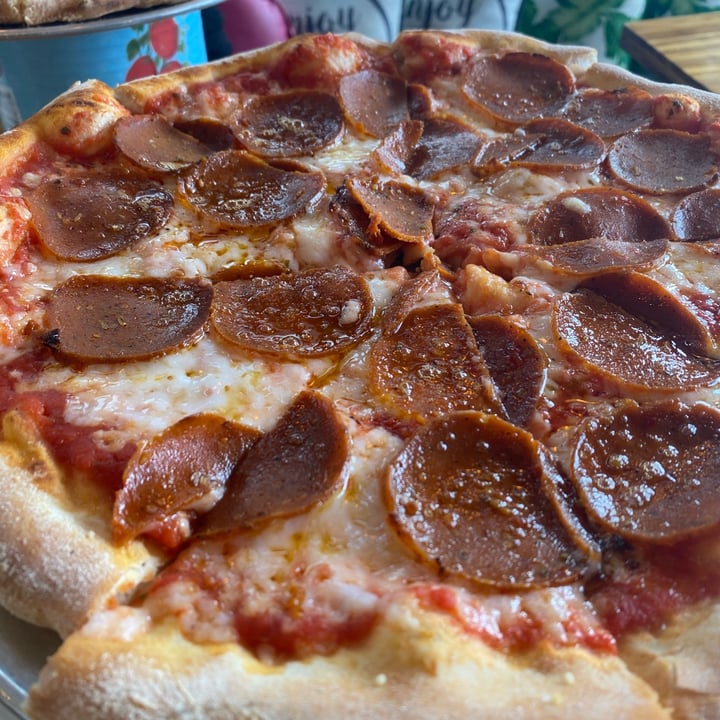 photo of Piante Pizzeria Pepperoni and Cheese shared by @nathlena19 on  19 Jun 2022 - review