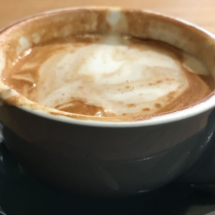 photo of Woolworths cafe Flat White shared by @athol on  13 Nov 2021 - review