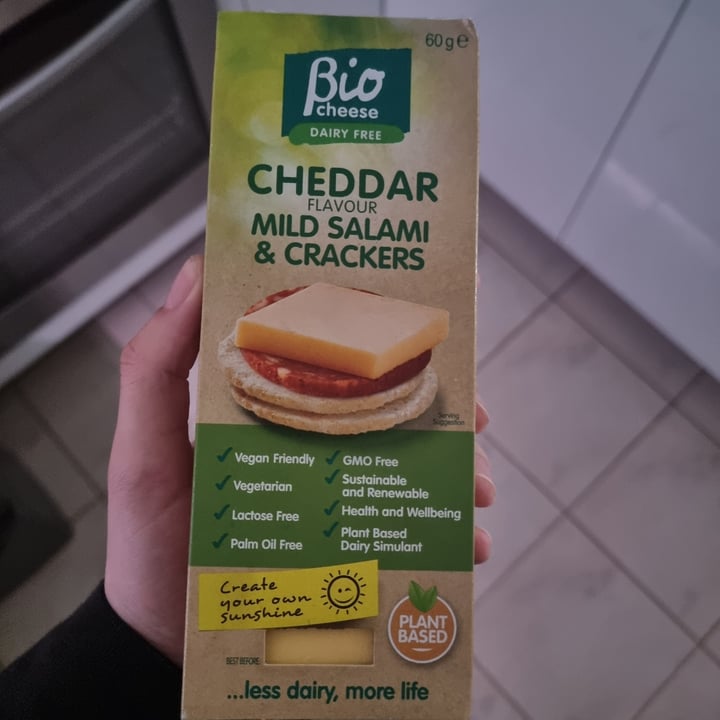 photo of Bio Cheese Cheddar Flavour, Mild Salami & Crackers shared by @tomruff on  05 Jul 2022 - review