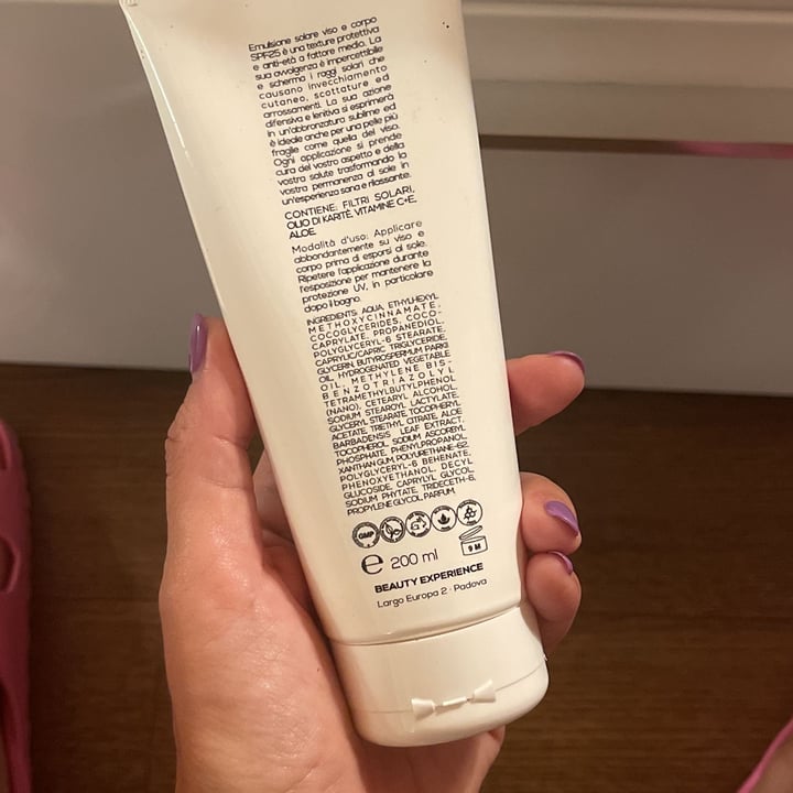 photo of Beauty Experience Emulsione solare shared by @sara201287 on  22 Jun 2022 - review