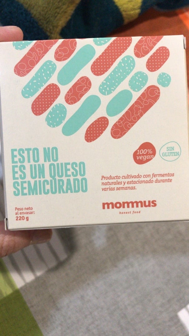 photo of Mommus Foods Esto No Es Un Queso Semicurado shared by @joamahiques on  11 Mar 2020 - review