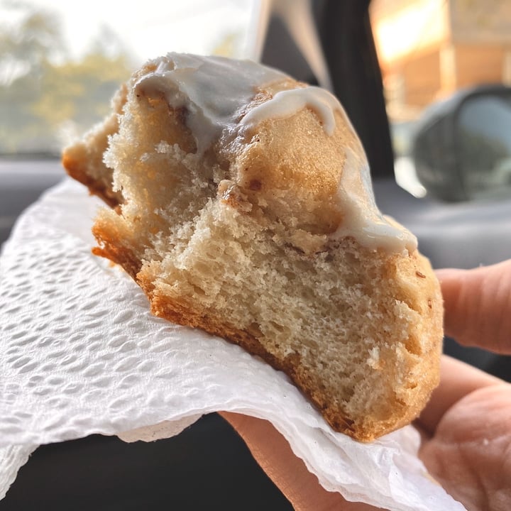photo of Indómite Vegan Roll glaseado shared by @jourbano on  08 Dec 2019 - review