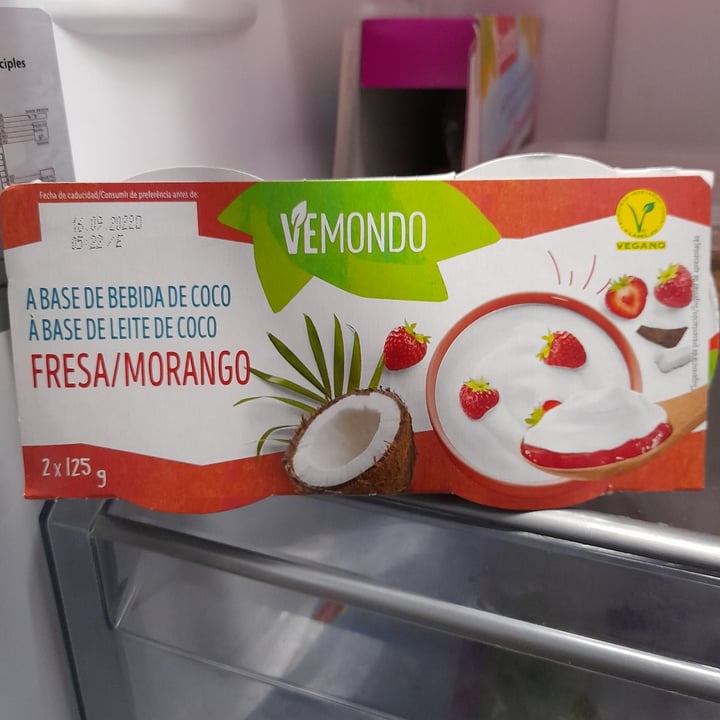 photo of Vemondo  Absolutely Coconut Pineapple Yogurt shared by @margaridaferreira on  03 Sep 2022 - review