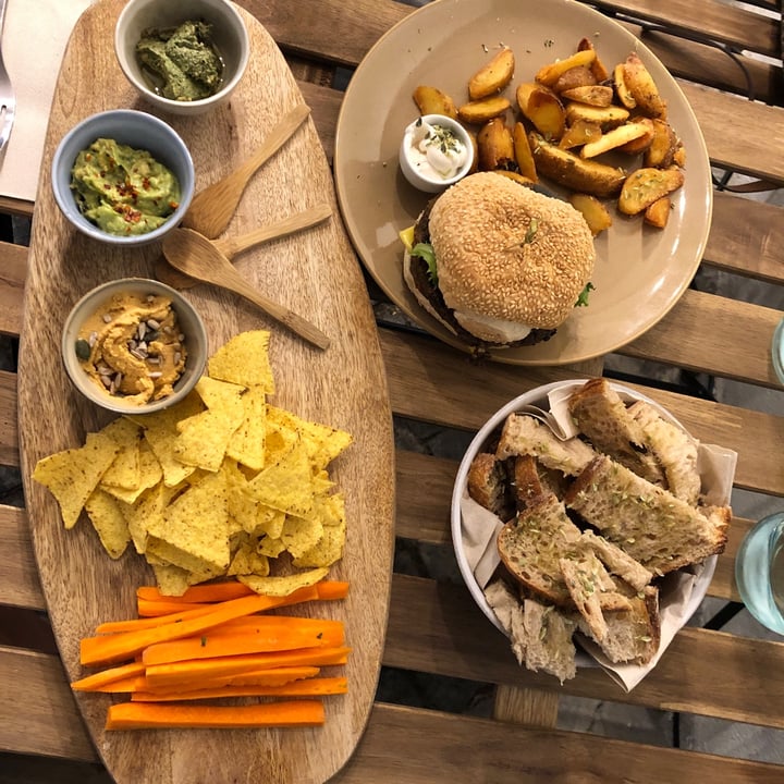 review photo of Kind Kitchen Feijão e Cogumelos Burger shared by @cristorre on 18 Jul 2021 - review