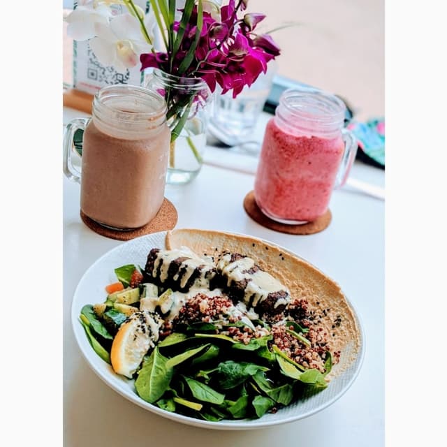 菜肴“Vegan Falafel Tabbouleh”的照片