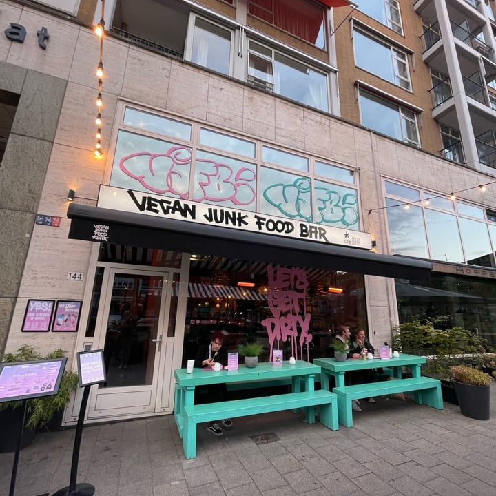 photo of Vegan junk food bar Rotterdam T.R.U.F. Suprême shared by @julyn on  12 Oct 2022 - review