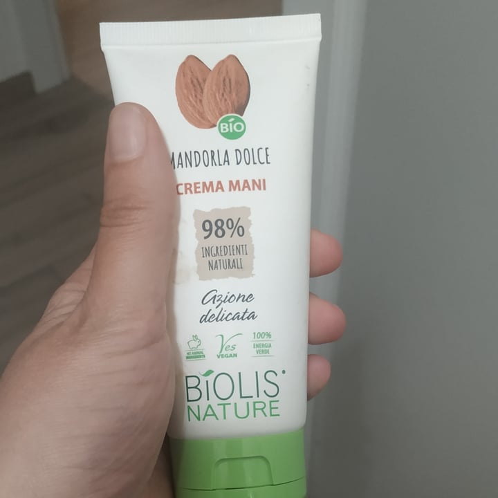 photo of Biolis Nature Crema mani mandorla dolce shared by @wandavetveg on  19 Feb 2022 - review