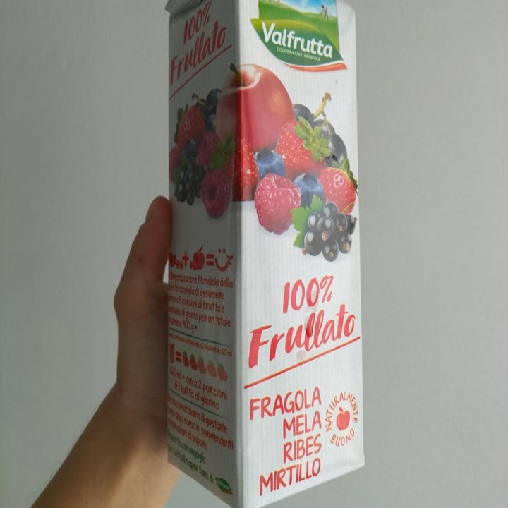 photo of Valfrutta 100% frullato fragola, mela, ribes, mirtillo shared by @alexzan88 on  04 May 2022 - review