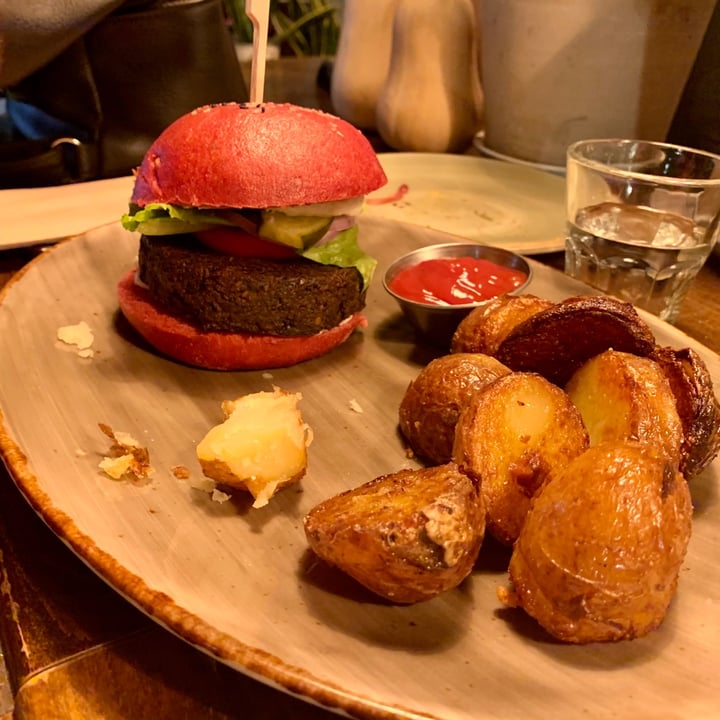 photo of Meshek Barzilay Burger shared by @forrestmck on  22 Dec 2020 - review