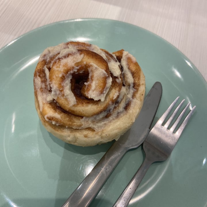 photo of Kind Kones Cinnamon Roll shared by @misssedgwick on  18 Mar 2021 - review