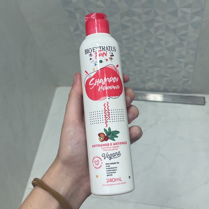 review photo of Bioextratus shampoo hidratante shared by @manoela06 on 18 Nov 2022 - review