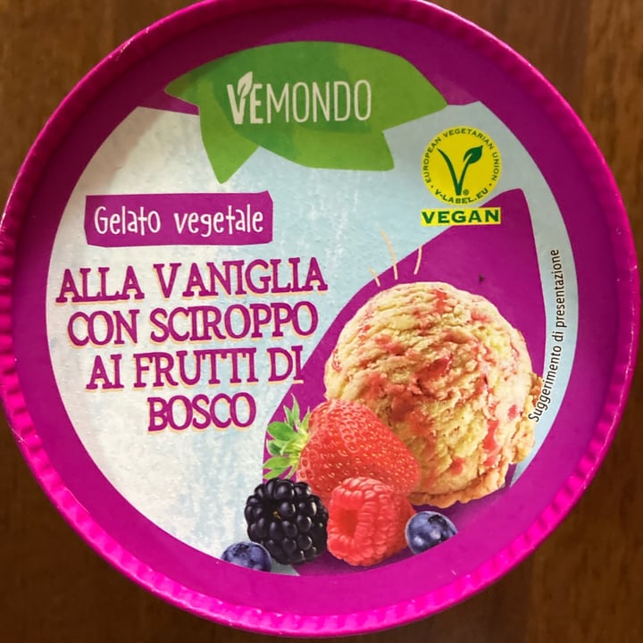 review photo of Vemondo gelato vegetale alla vaniglia con sciroppo ai frutti di bosco shared by @alessiaaa18 on 01 Jul 2022 - review