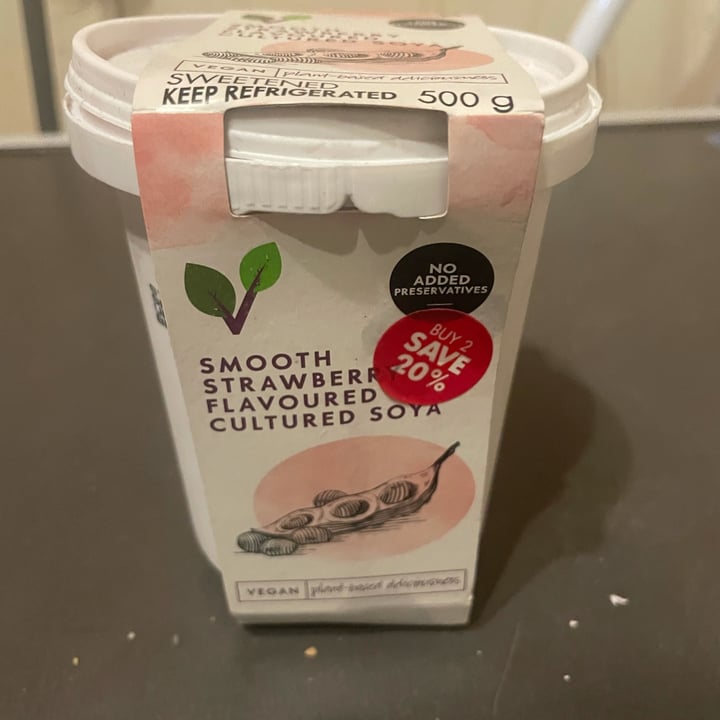 photo of Woolworths Food Strawberry soya yoghurt shared by @sparkleshinejen on  28 Jul 2022 - review