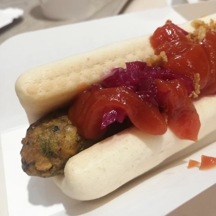 photo of Ikea Vegan Hot Dog shared by @auroragiovannetti on  23 Mar 2022 - review
